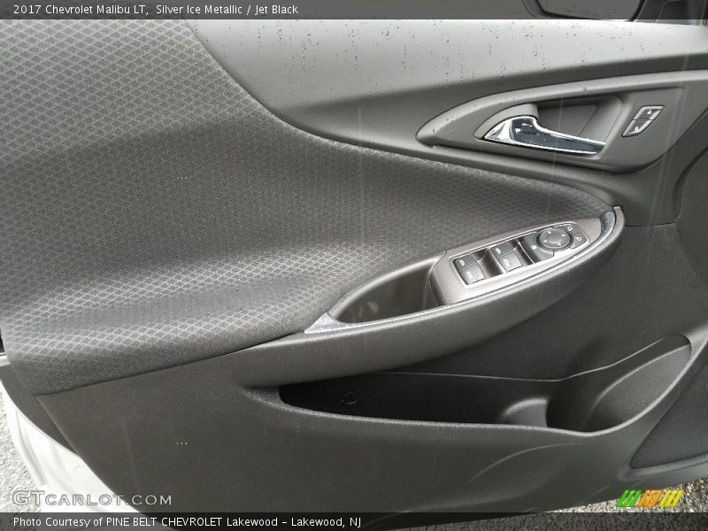 Silver Ice Metallic / Jet Black 2017 Chevrolet Malibu LT