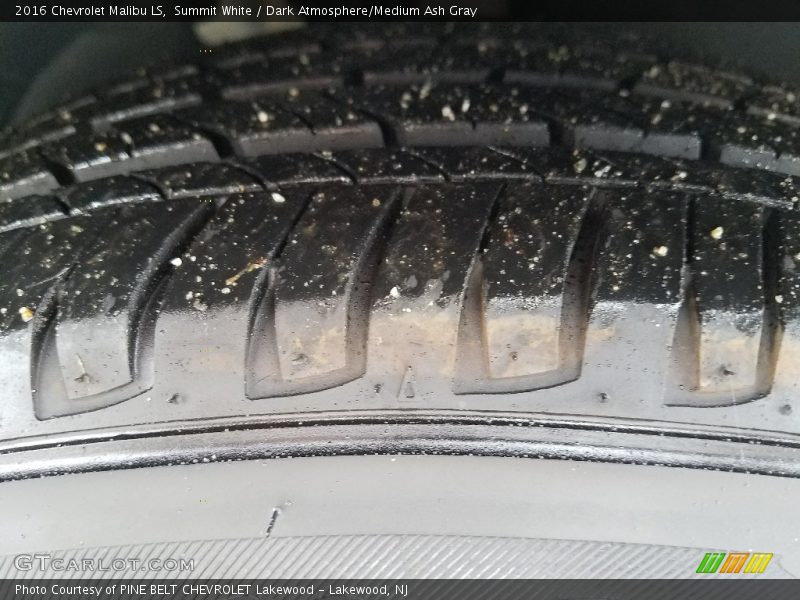 Summit White / Dark Atmosphere/Medium Ash Gray 2016 Chevrolet Malibu LS