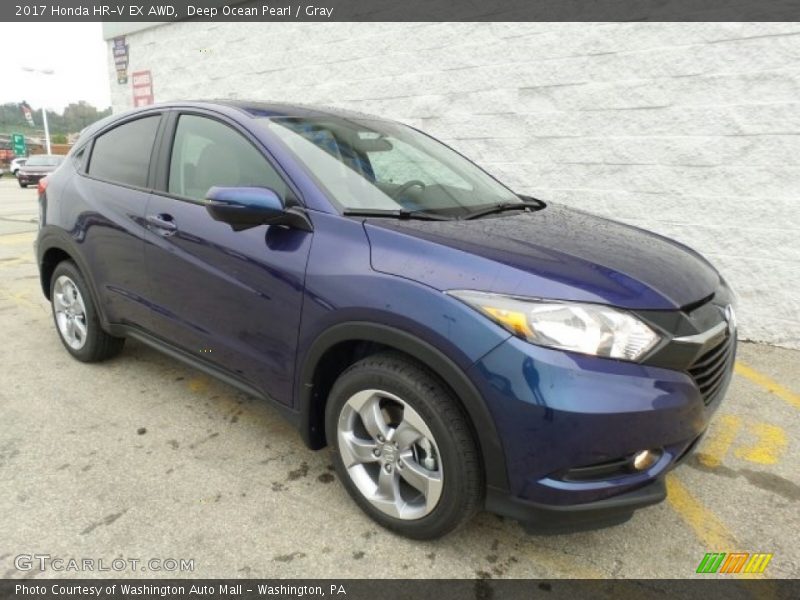 Front 3/4 View of 2017 HR-V EX AWD