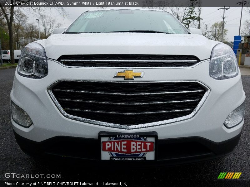 Summit White / Light Titanium/Jet Black 2017 Chevrolet Equinox LT AWD