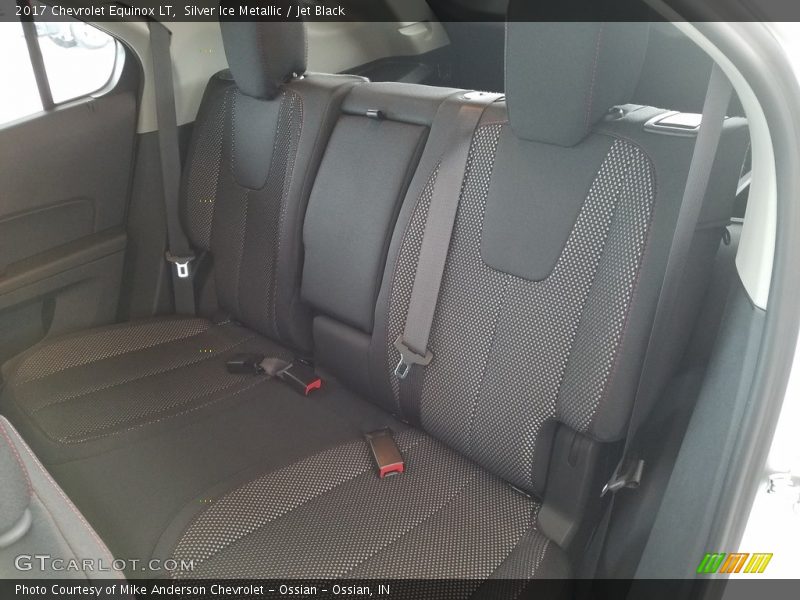 Silver Ice Metallic / Jet Black 2017 Chevrolet Equinox LT