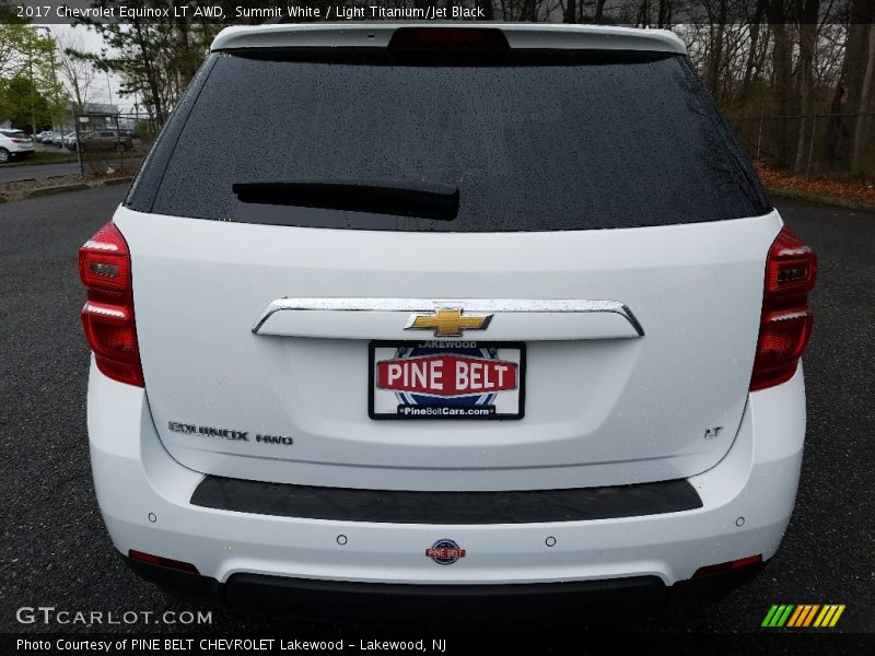Summit White / Light Titanium/Jet Black 2017 Chevrolet Equinox LT AWD