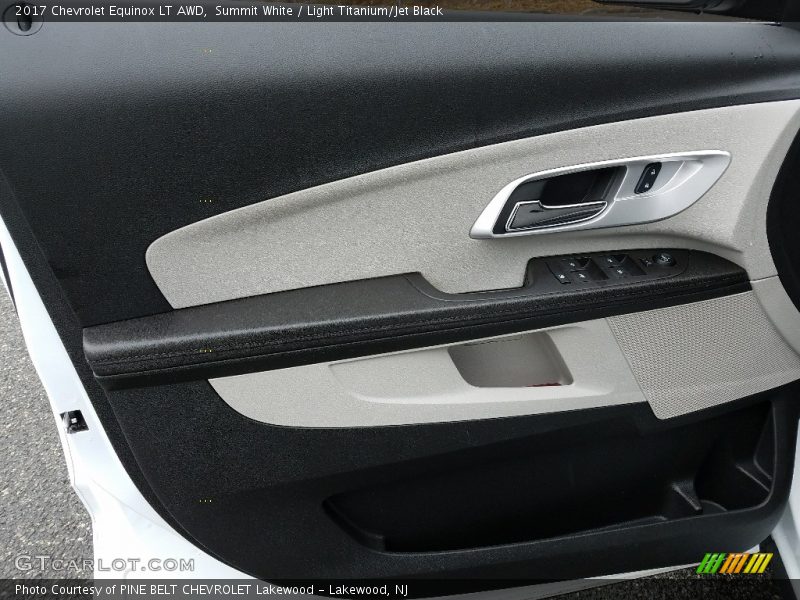 Summit White / Light Titanium/Jet Black 2017 Chevrolet Equinox LT AWD