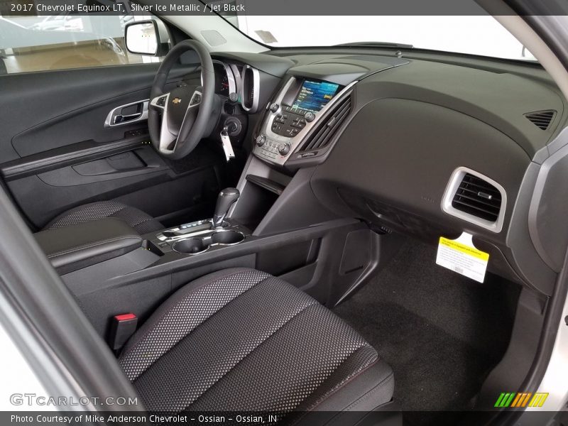 Silver Ice Metallic / Jet Black 2017 Chevrolet Equinox LT