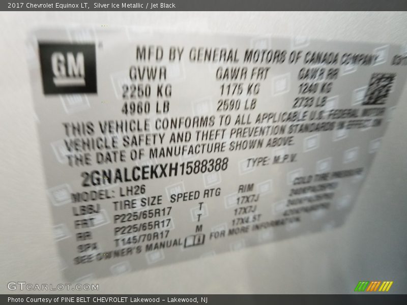 Silver Ice Metallic / Jet Black 2017 Chevrolet Equinox LT