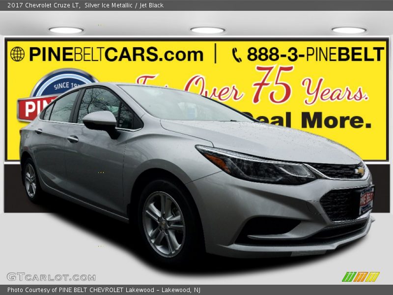 Silver Ice Metallic / Jet Black 2017 Chevrolet Cruze LT