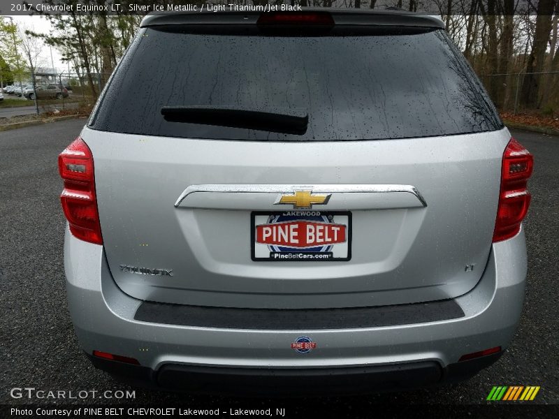 Silver Ice Metallic / Light Titanium/Jet Black 2017 Chevrolet Equinox LT