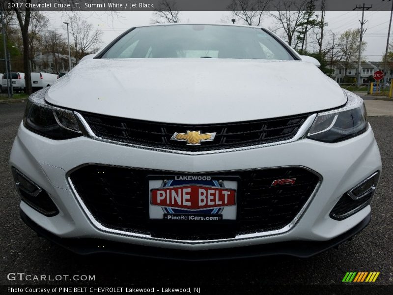 Summit White / Jet Black 2017 Chevrolet Cruze LT
