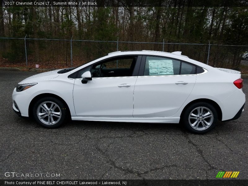 Summit White / Jet Black 2017 Chevrolet Cruze LT