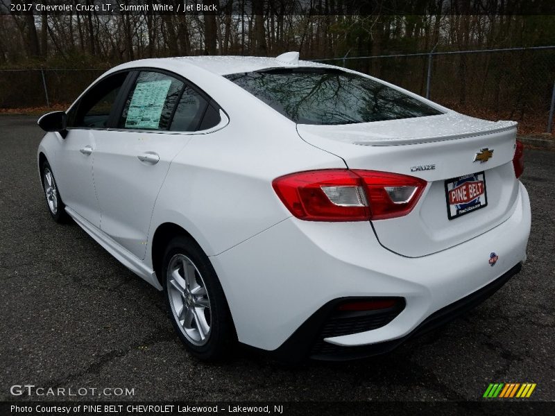 Summit White / Jet Black 2017 Chevrolet Cruze LT