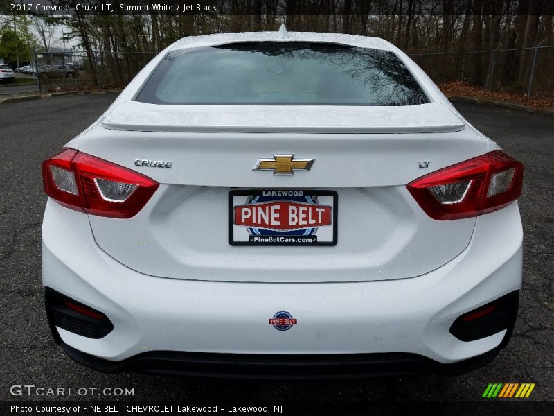 Summit White / Jet Black 2017 Chevrolet Cruze LT