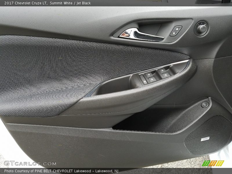 Summit White / Jet Black 2017 Chevrolet Cruze LT