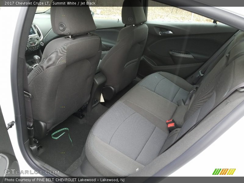Summit White / Jet Black 2017 Chevrolet Cruze LT