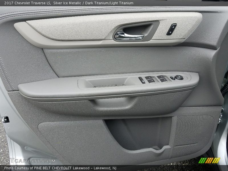 Silver Ice Metallic / Dark Titanium/Light Titanium 2017 Chevrolet Traverse LS