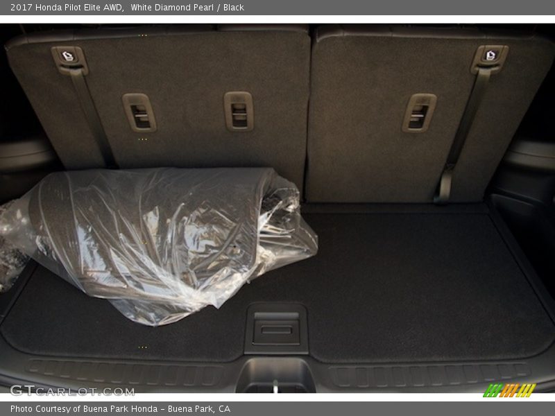 White Diamond Pearl / Black 2017 Honda Pilot Elite AWD