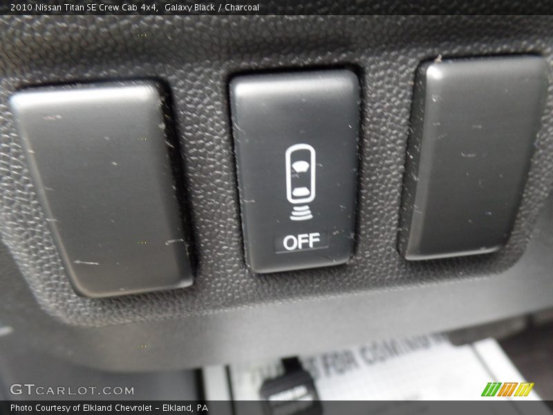 Galaxy Black / Charcoal 2010 Nissan Titan SE Crew Cab 4x4