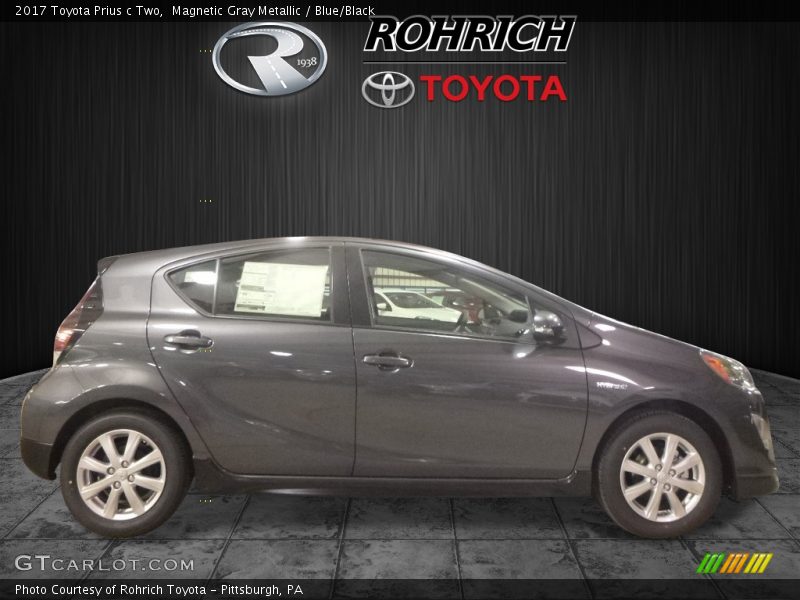 Magnetic Gray Metallic / Blue/Black 2017 Toyota Prius c Two