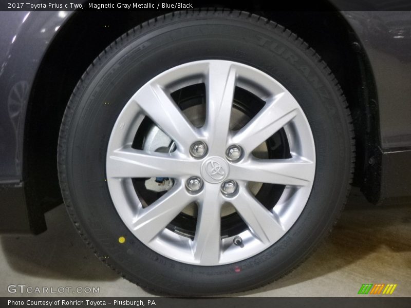 Magnetic Gray Metallic / Blue/Black 2017 Toyota Prius c Two