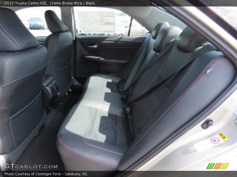 Creme Brulee Mica / Black 2017 Toyota Camry XSE