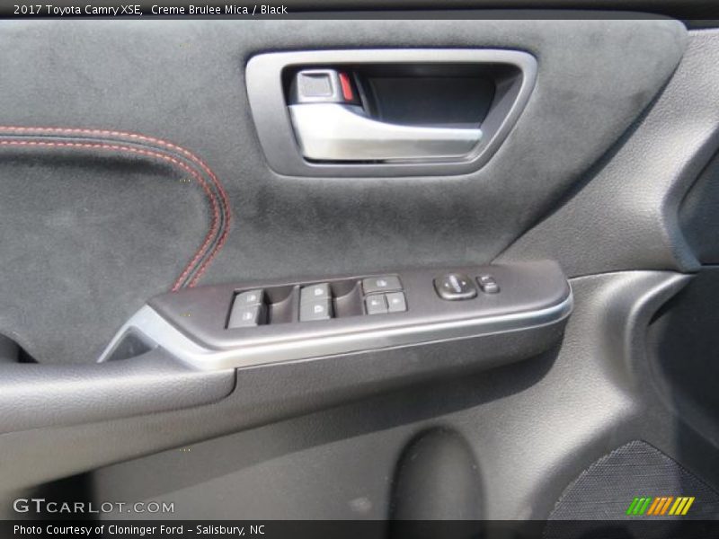 Creme Brulee Mica / Black 2017 Toyota Camry XSE