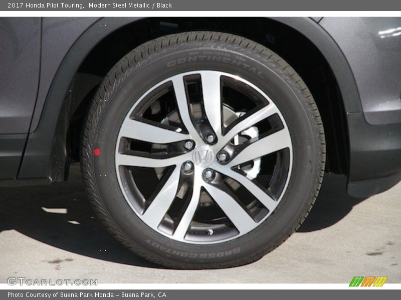 Modern Steel Metallic / Black 2017 Honda Pilot Touring