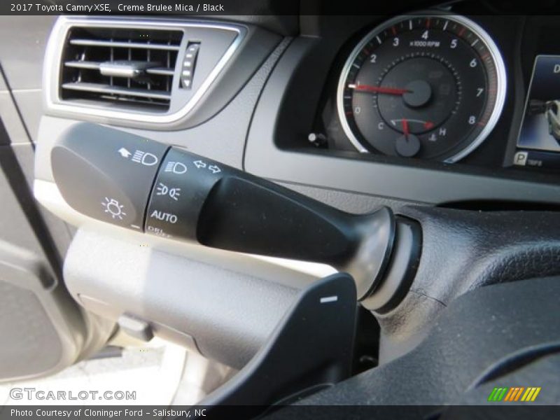Creme Brulee Mica / Black 2017 Toyota Camry XSE