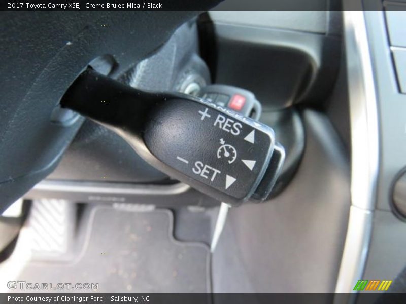 Creme Brulee Mica / Black 2017 Toyota Camry XSE
