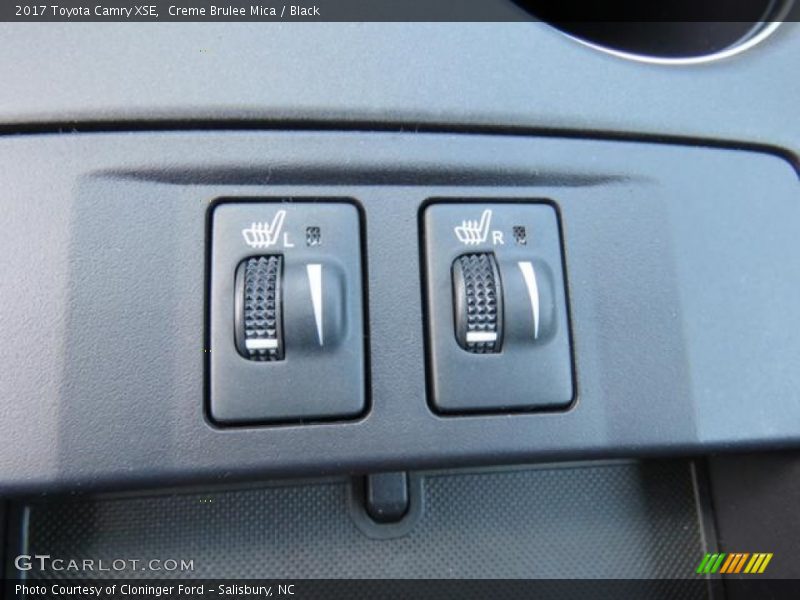 Creme Brulee Mica / Black 2017 Toyota Camry XSE