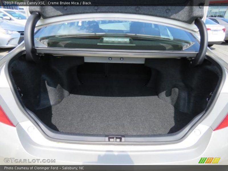 Creme Brulee Mica / Black 2017 Toyota Camry XSE