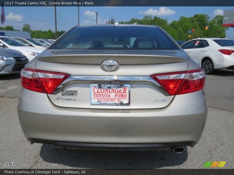 Creme Brulee Mica / Black 2017 Toyota Camry XSE