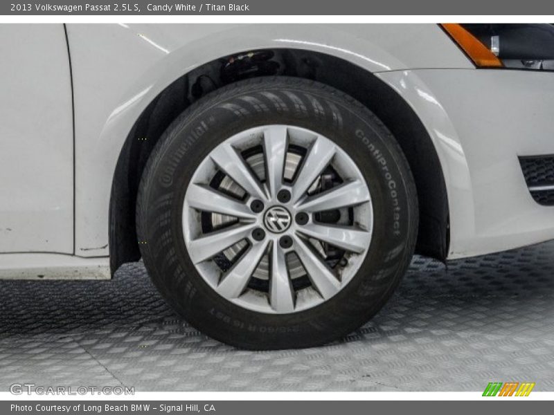 Candy White / Titan Black 2013 Volkswagen Passat 2.5L S