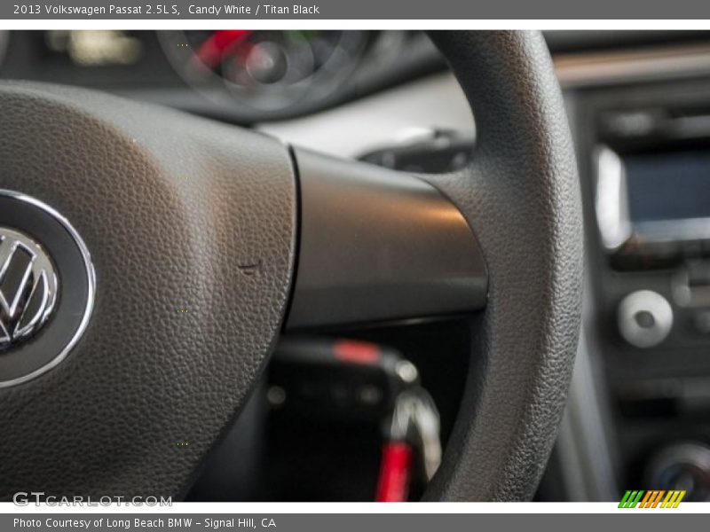 Candy White / Titan Black 2013 Volkswagen Passat 2.5L S