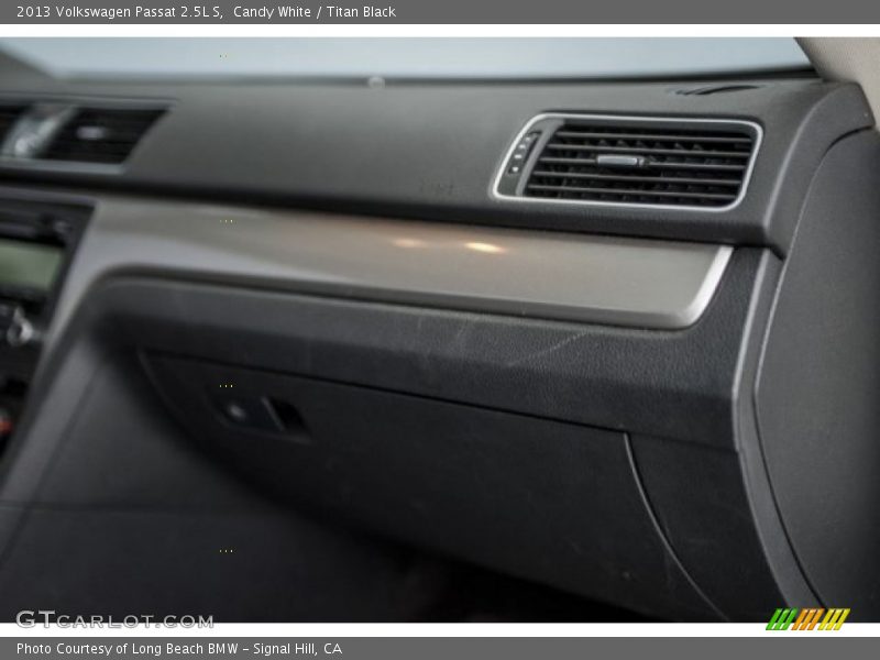Candy White / Titan Black 2013 Volkswagen Passat 2.5L S