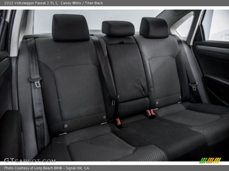 Candy White / Titan Black 2013 Volkswagen Passat 2.5L S