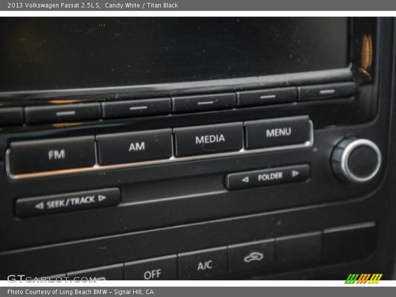 Candy White / Titan Black 2013 Volkswagen Passat 2.5L S