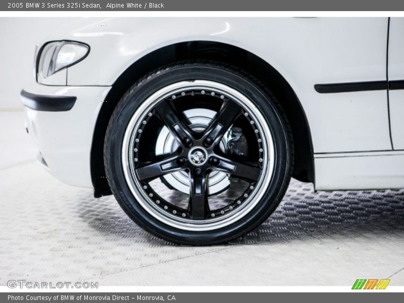 Alpine White / Black 2005 BMW 3 Series 325i Sedan