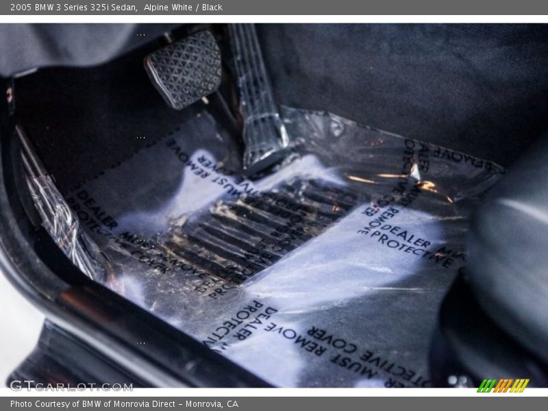 Alpine White / Black 2005 BMW 3 Series 325i Sedan