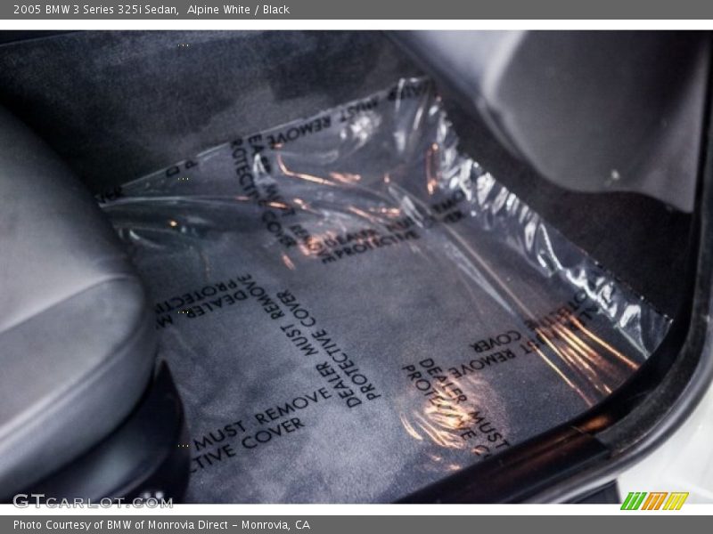 Alpine White / Black 2005 BMW 3 Series 325i Sedan