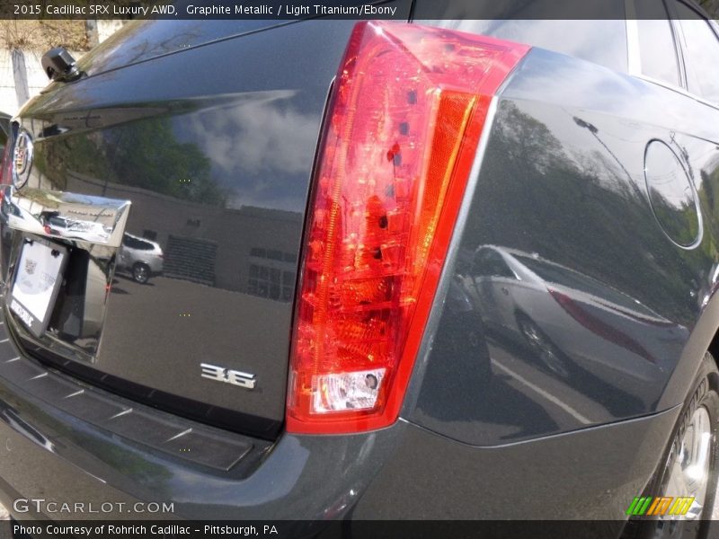 Graphite Metallic / Light Titanium/Ebony 2015 Cadillac SRX Luxury AWD
