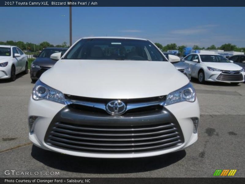 Blizzard White Pearl / Ash 2017 Toyota Camry XLE