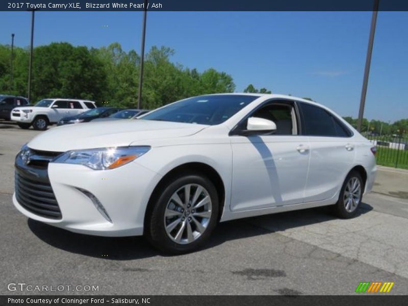 Blizzard White Pearl / Ash 2017 Toyota Camry XLE