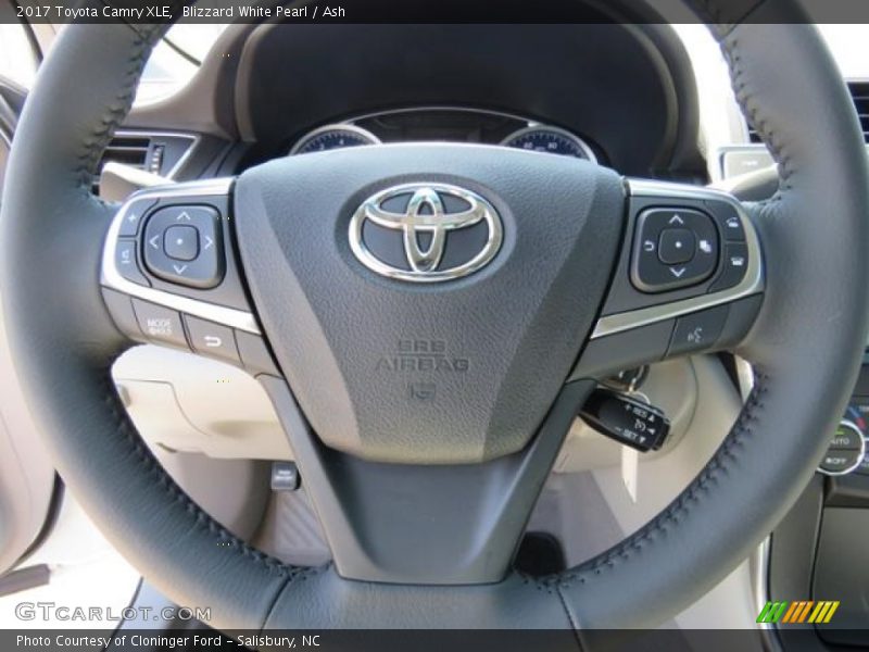 Blizzard White Pearl / Ash 2017 Toyota Camry XLE