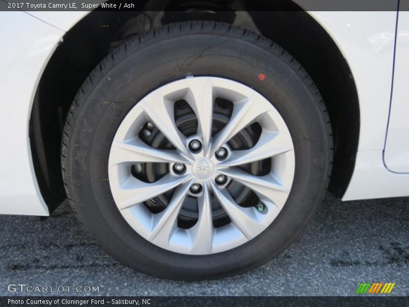 Super White / Ash 2017 Toyota Camry LE
