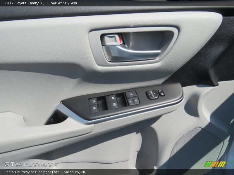 Super White / Ash 2017 Toyota Camry LE