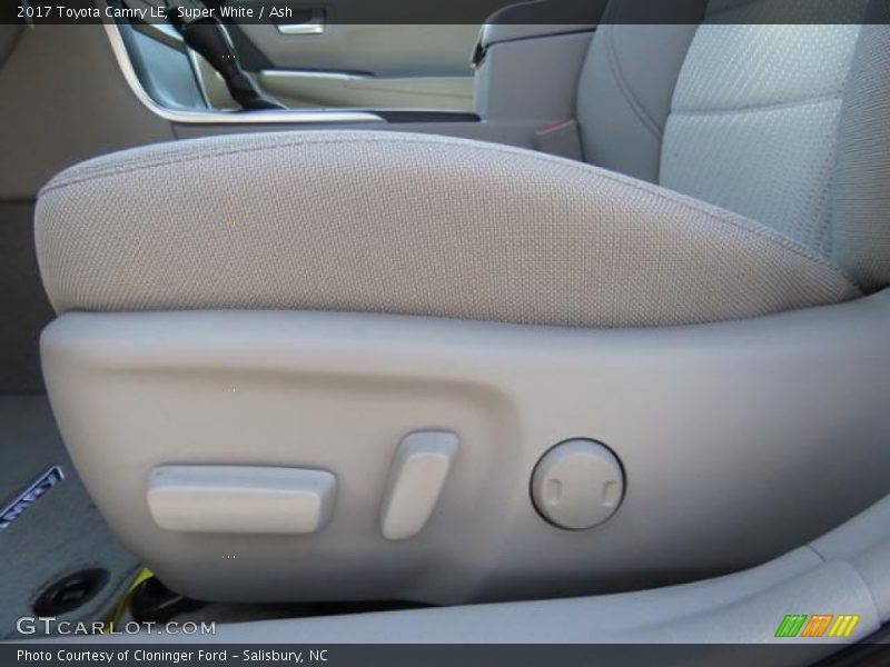 Super White / Ash 2017 Toyota Camry LE