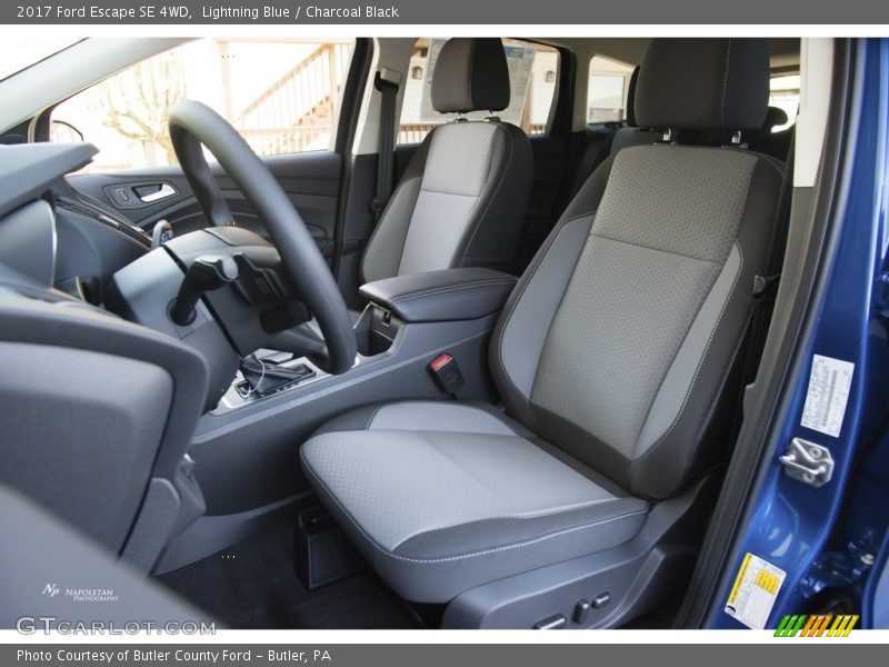 Lightning Blue / Charcoal Black 2017 Ford Escape SE 4WD