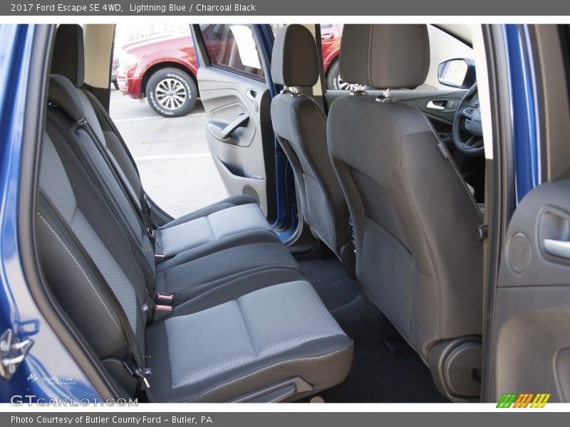 Lightning Blue / Charcoal Black 2017 Ford Escape SE 4WD