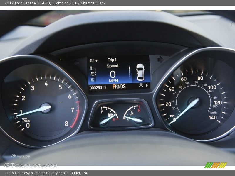 Lightning Blue / Charcoal Black 2017 Ford Escape SE 4WD