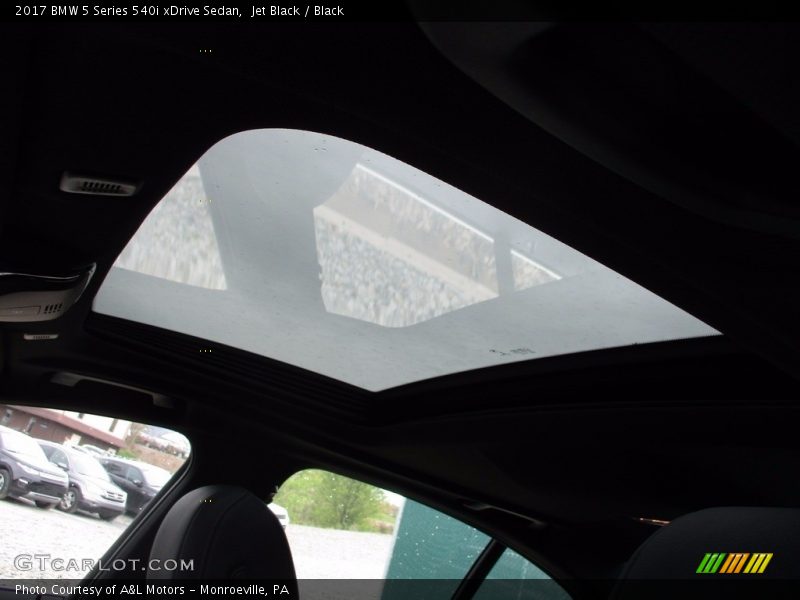 Sunroof of 2017 5 Series 540i xDrive Sedan