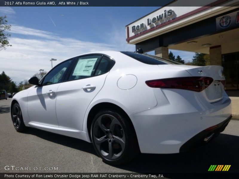 Alfa White / Black 2017 Alfa Romeo Giulia AWD